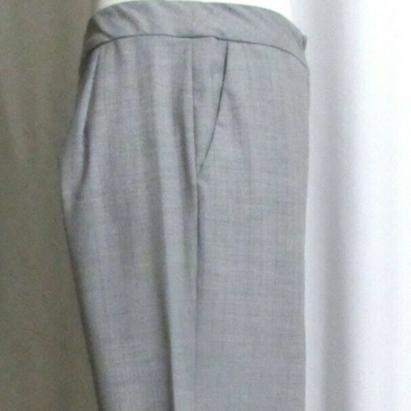 Ladies HAROLD'S Gray Pinstripe Pants Suit Size 4 - Picture 8 of 8